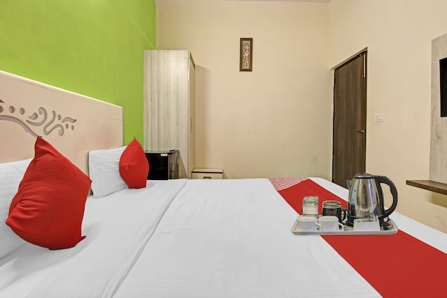 Flagship Hotel The Breakers Near Pacific Mall Tagore Garden