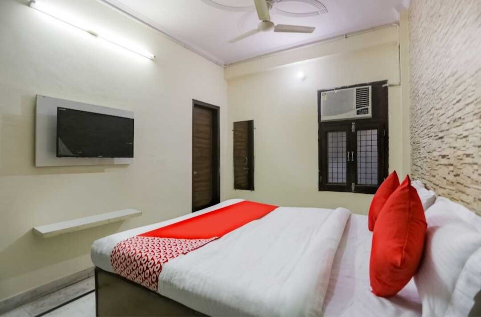 OYO Light And Night Hotel, Ghaziabad City, Ghaziabad