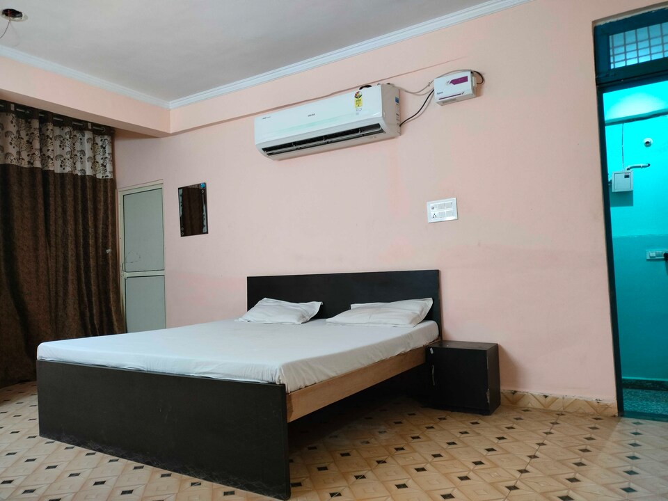 Hotel O The Indian Guest House, Lashkar, Gwalior