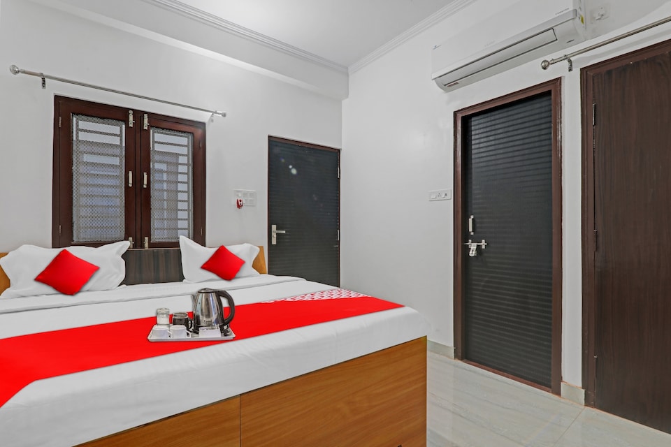 Hotel O Sai Galaxy Hotel & Restaurant, Kanpur Central, Kanpur