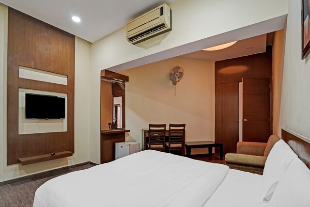 Townhouse Hotels in Ganga Nagar, Meerut