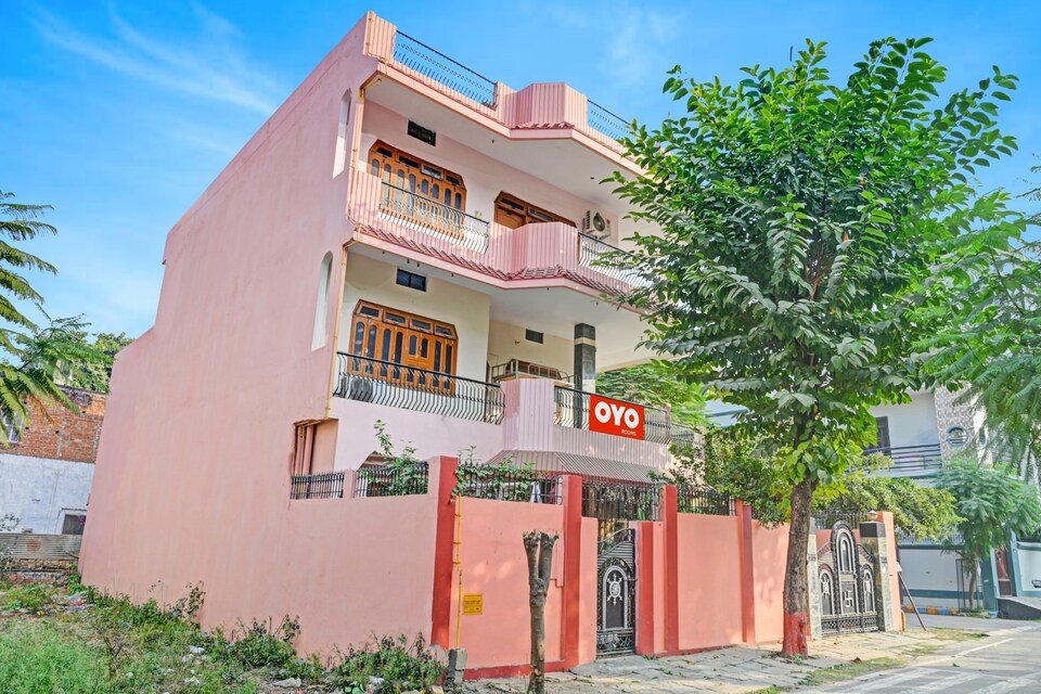 OYO Flagship Hotel Baba''s House, Cantt, Varanasi