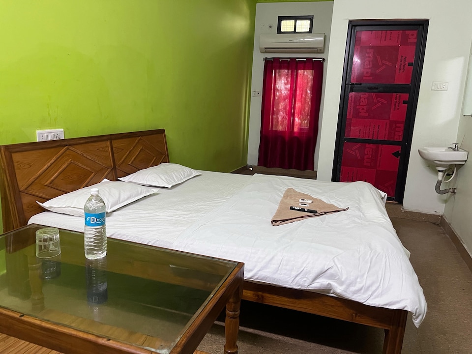 SPOT ON Pangat Janmasa & Hotel , Rewa, Rewa