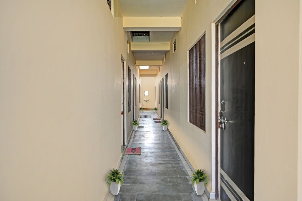 Flagship Rahi Paying Guest House, Lanka, Varanasi
