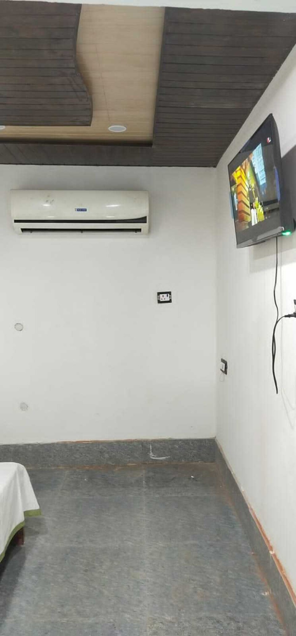 OYO 703950 Fauji OYO Hotel And Restaurant, Mahmudabad, Mahmudabad