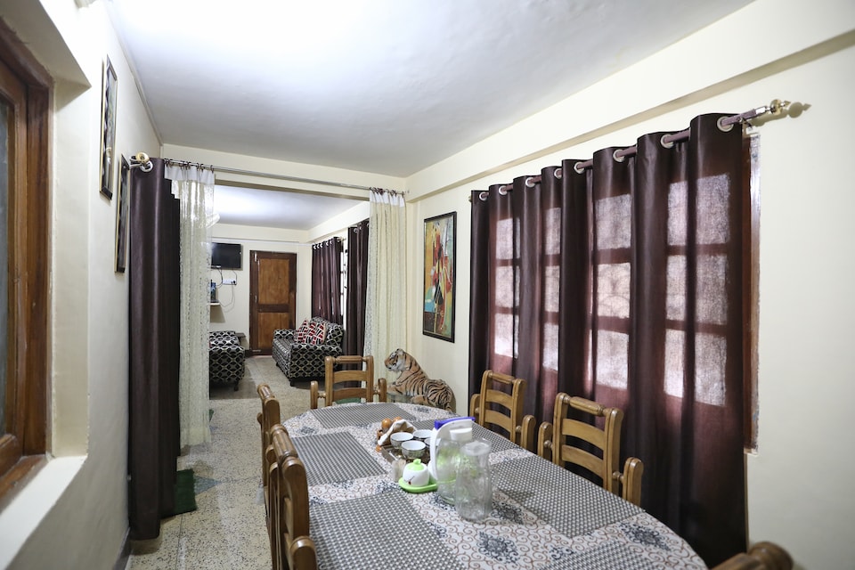 OYO Home 12437 Valley View 2BHK Near Gun Hill, Mall Road Mussoorie, Mussoorie