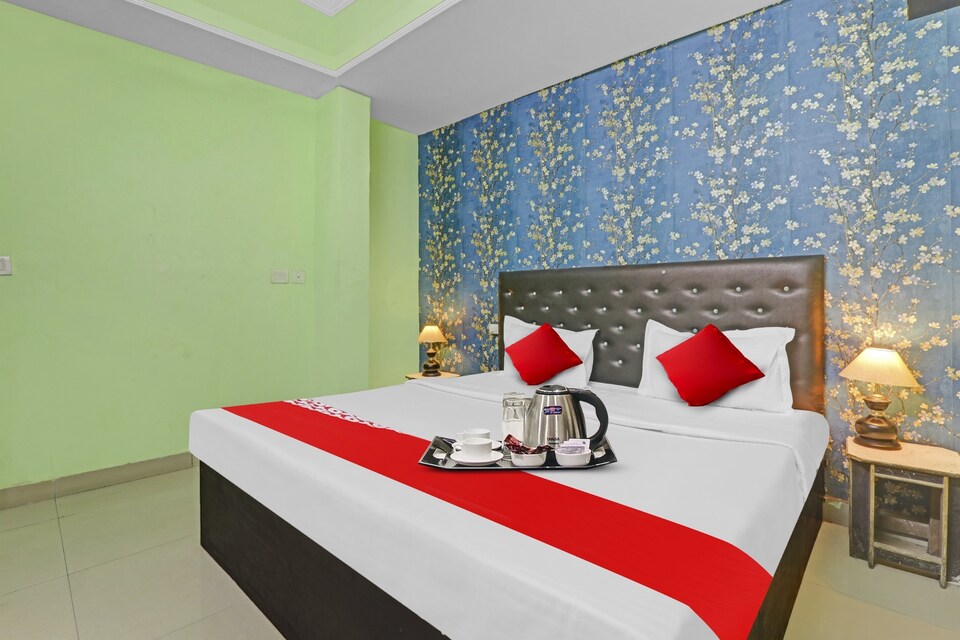 Flagship Hotel Victory Near Burlington Crossing, Hazratganj Lucknow, Lucknow