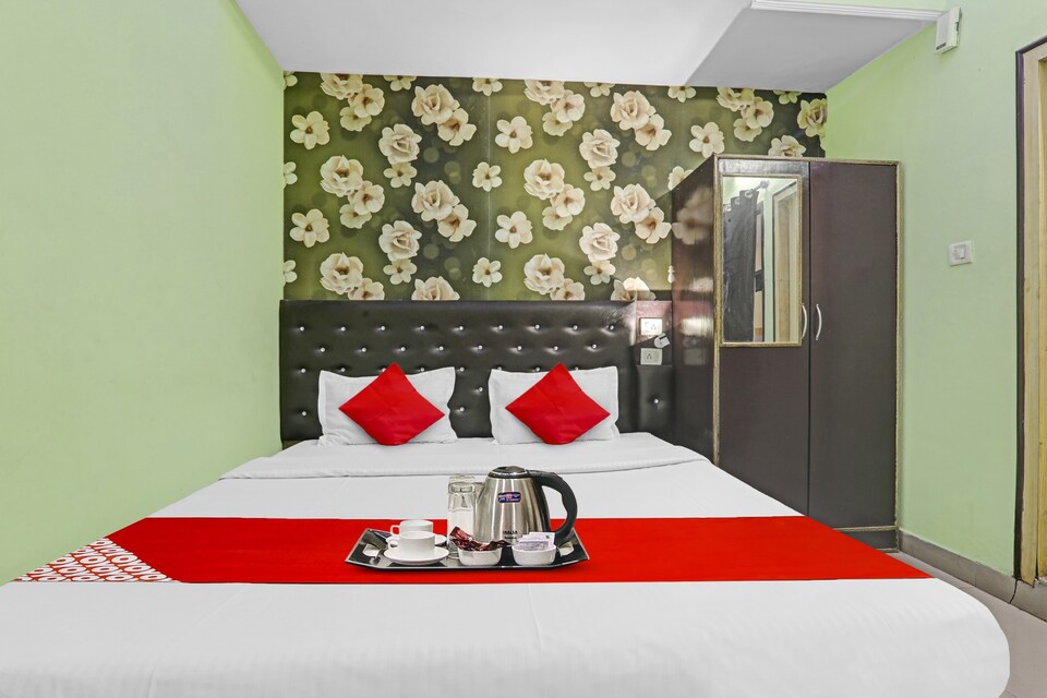 Flagship Hotel Victory Near Burlington Crossing, Hazratganj Lucknow, Lucknow