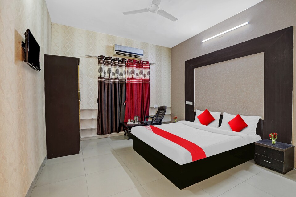 Hotel O Sargam, SG Highway Ahmedabad, Ahmedabad