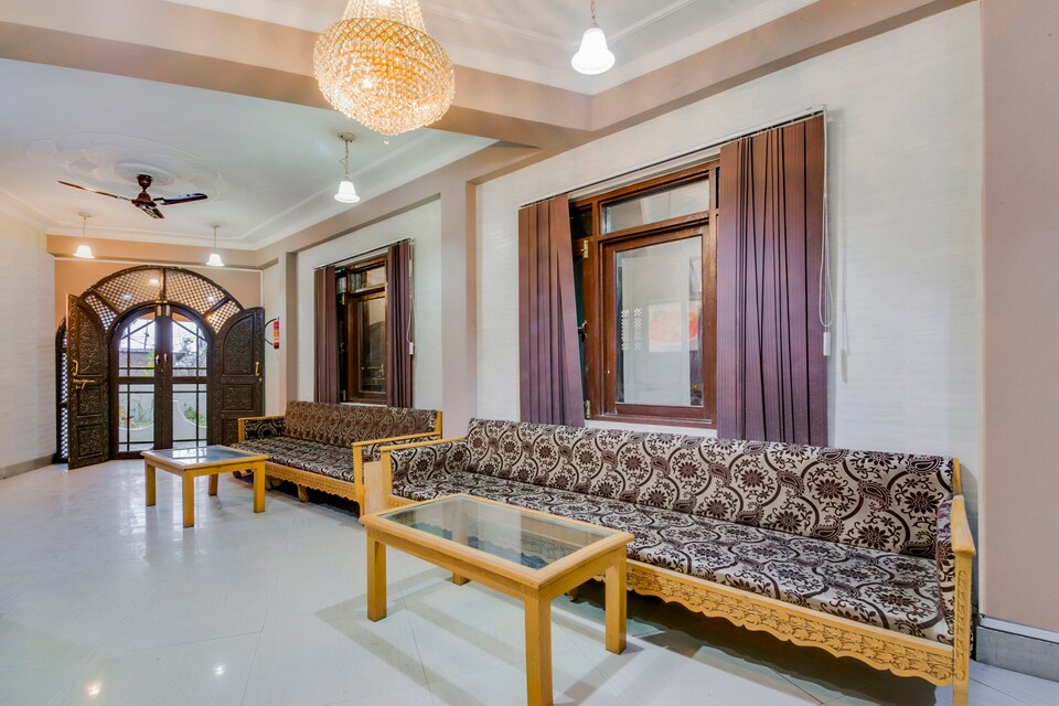 OYO 12445 Hotel Marhaba United, Munawarabad, Srinagar