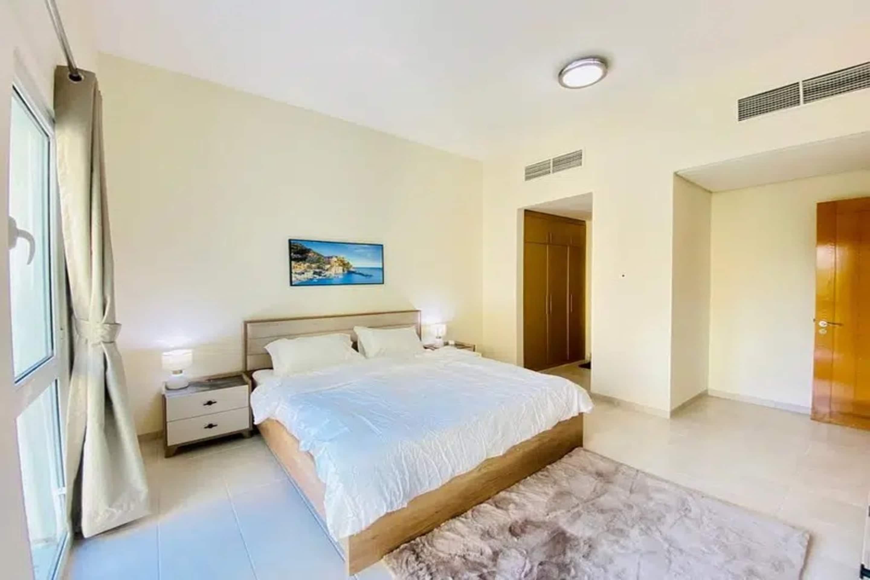 OYO 1002 Home Building 171,Discovery Gardens- 201&602, JLT