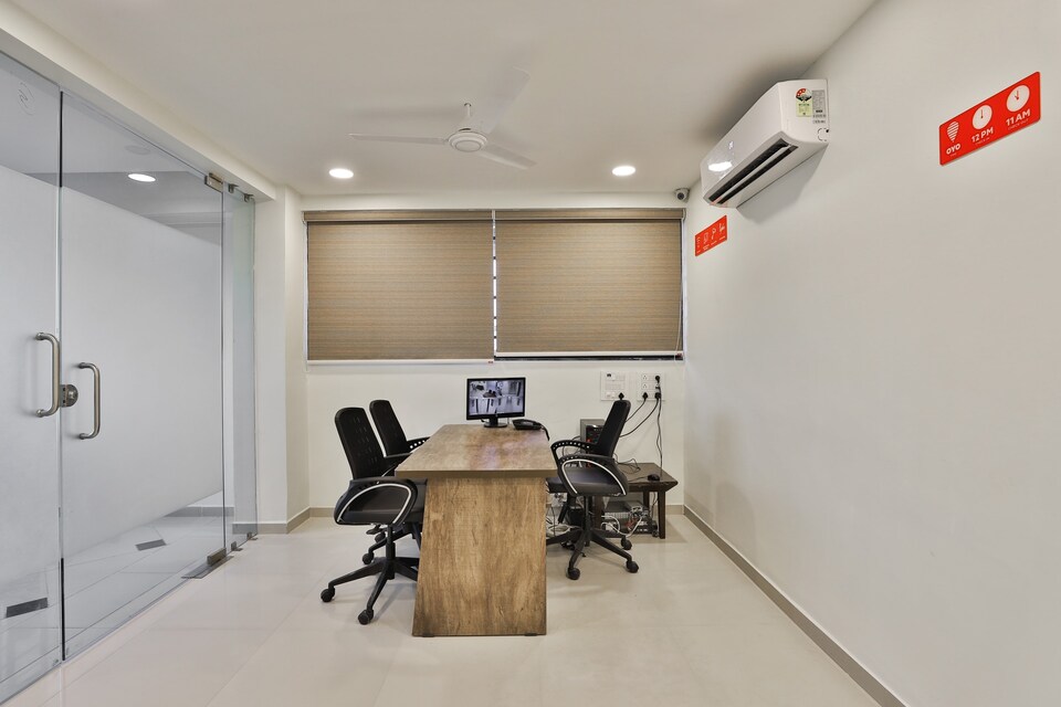 Collection O 12462 Hotel Shiv Inn, Gandhinagar, Gandhinagar