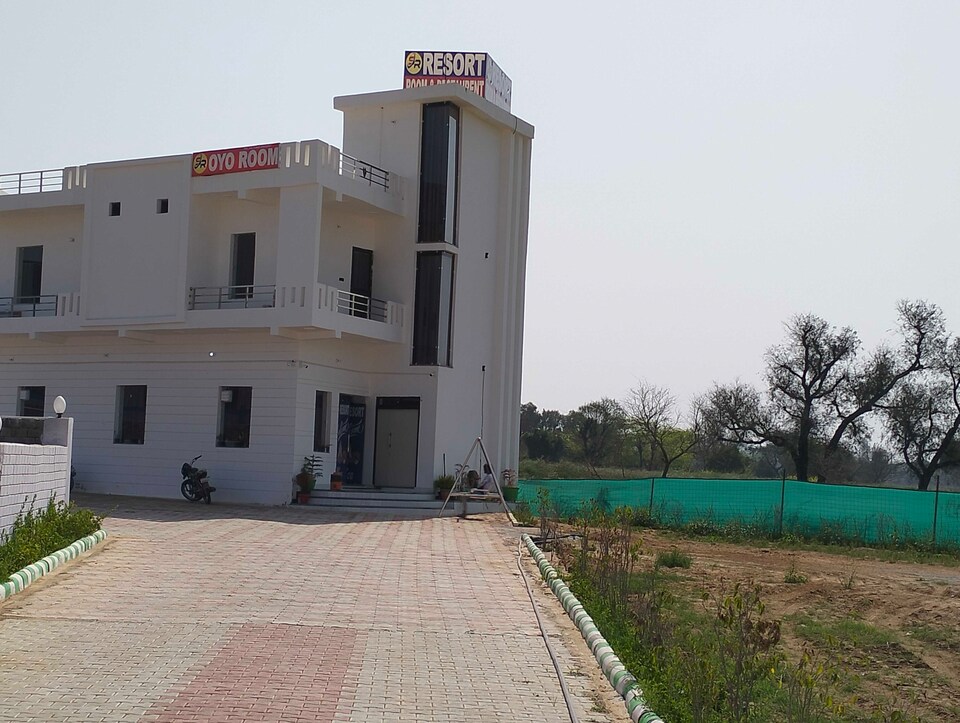 OYO Hotel S R Resort, Narnaul City, Narnaul