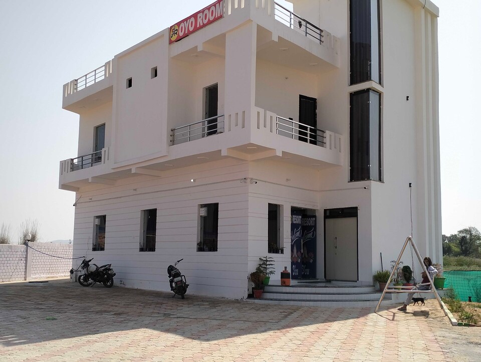 OYO Hotel S R Resort, Narnaul City, Narnaul