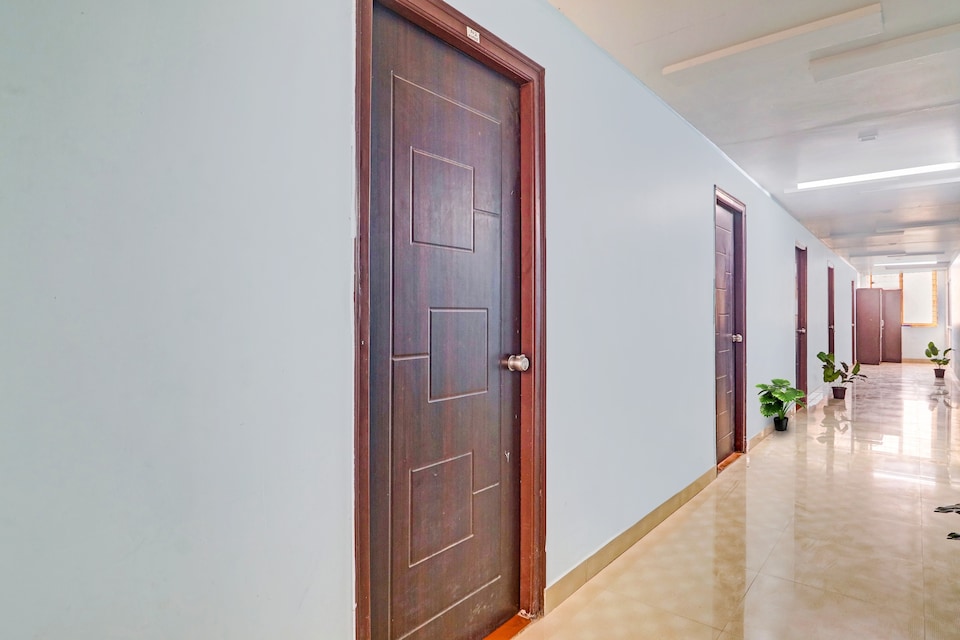 OYO 804543 Grand Aarvi Suites, Kukatpally, Hyderabad