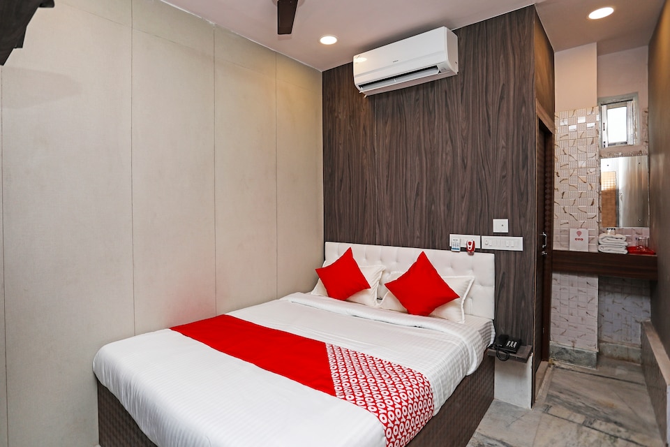 Hotel O 99 Kombo Stay, VIP Road Kolkata, Kolkata