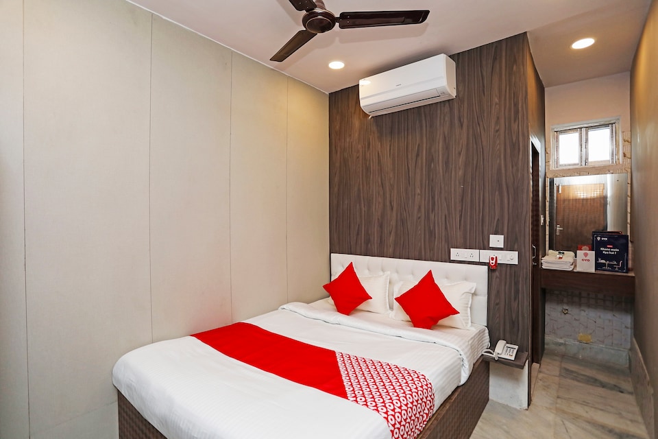 Hotel O 99 Kombo Stay, VIP Road Kolkata, Kolkata
