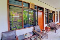 OYO 91971 Hotel Puri Sokasati