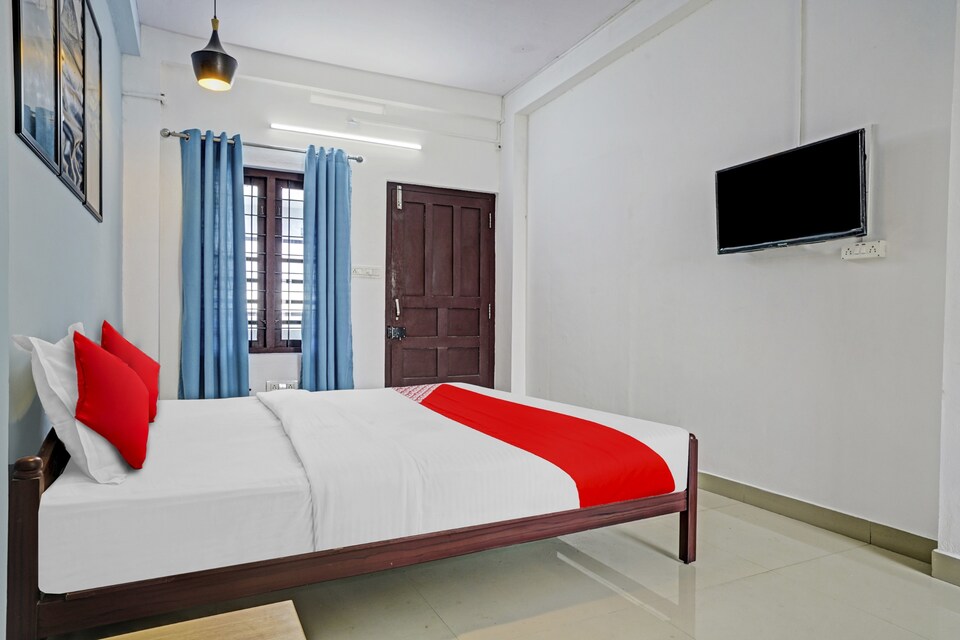 OYO Flagship Fabinn, Aluva Kalamassery Kochi, Kochi