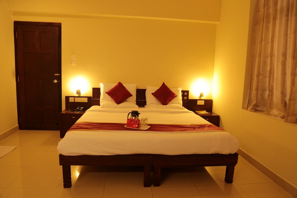 OYO 1579 Hotel Maya International, Balmatta Kankanady, Mangalore