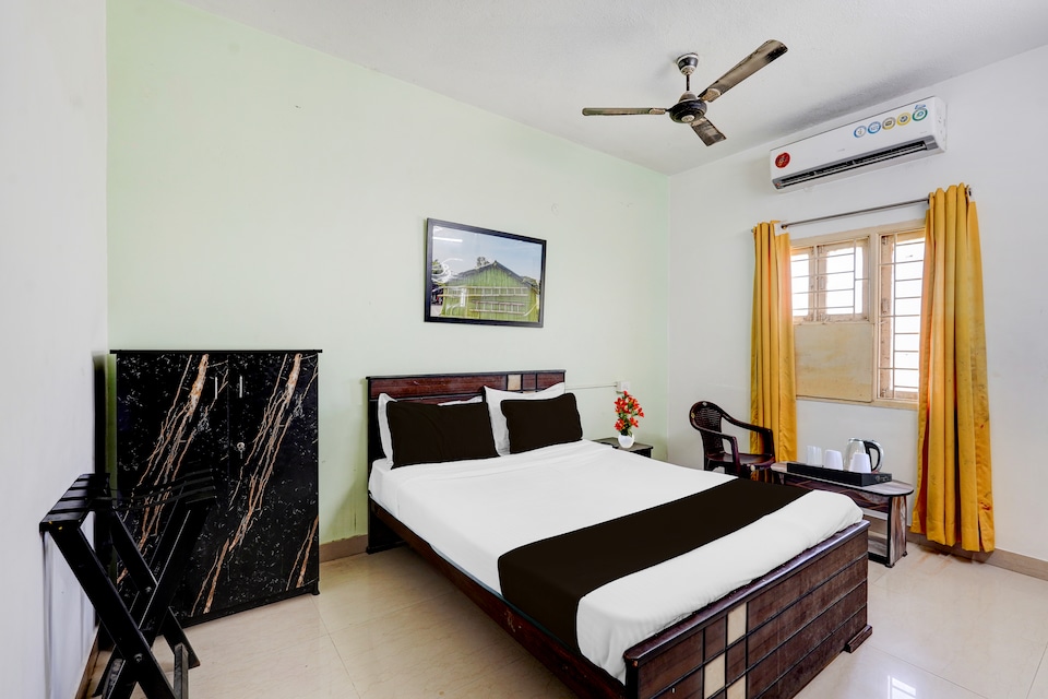 Super Hotel O Kelambakkam Bus Terminal Formerly Guna Residency, OMR Chennai, Chennai