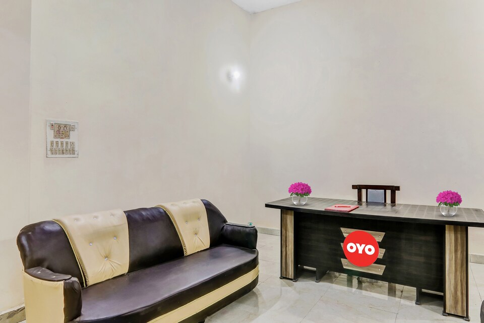 OYO Flagship 80467E Hotel Kashi , Mall Road Kanpur, Kanpur