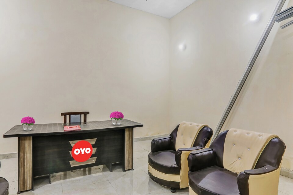 OYO Flagship 80467E Hotel Kashi , Mall Road Kanpur, Kanpur