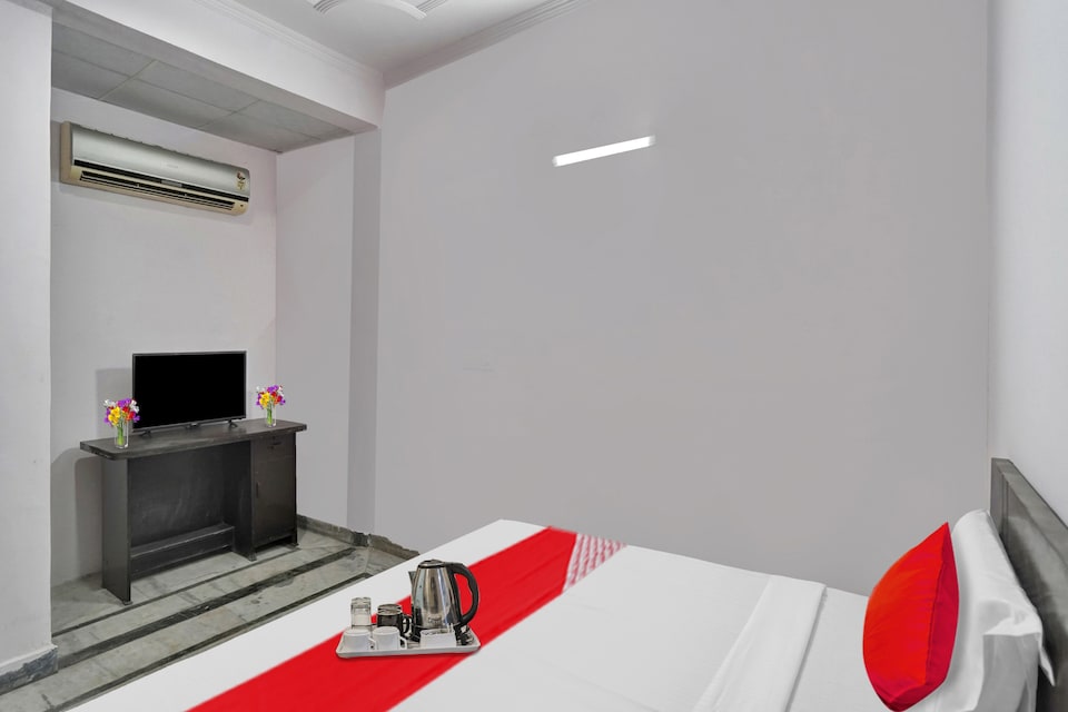 Hotel O HOMII RESIDENCY, Noida Stadium, Noida