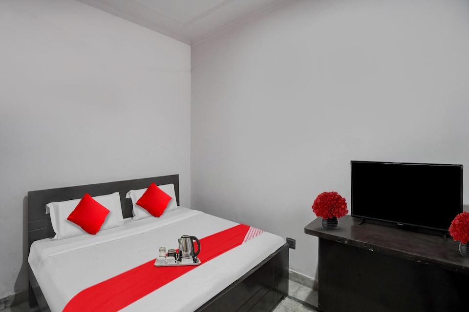 spot on HOMII HOTEL RESIDENCY, Noida Stadium, Noida