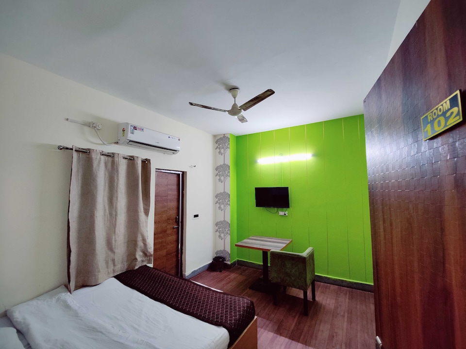 OYO E Hotel T S R, Corporate Complex, Agra