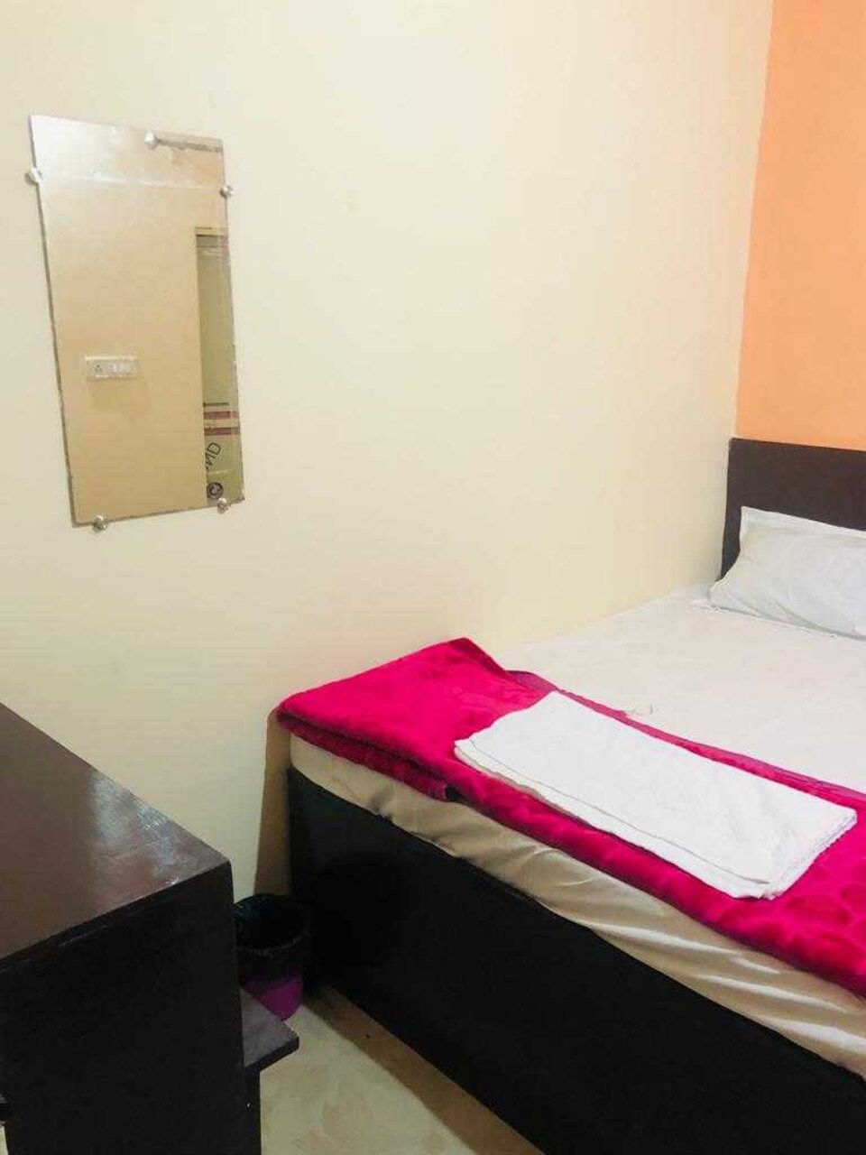 Hotel O The Bliss Guest House & Restaurant, Gwalior, Gwalior