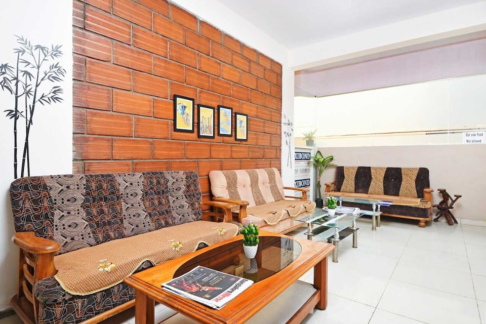 Hotel O Blossom Suites, Hebbal Bangalore, Bangalore