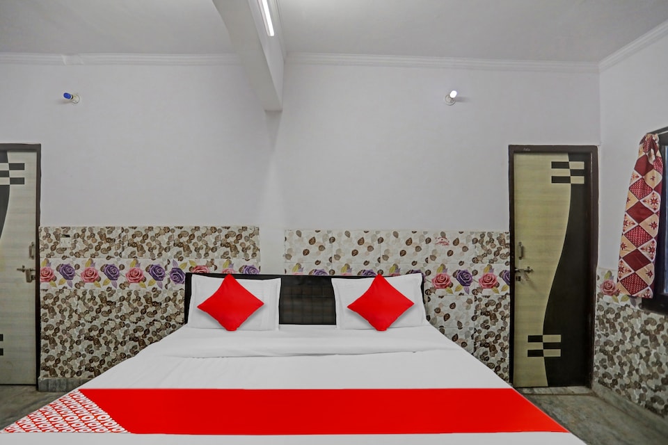 Hotel O Malik House Red Apple Rooms, North Delhi, Delhi