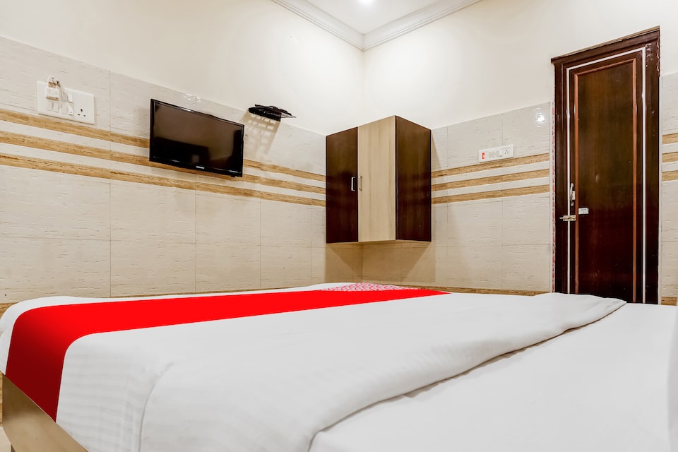 Hotel O Akshaya Panchavati, Vijayawada Guntur Highway, Vijayawada