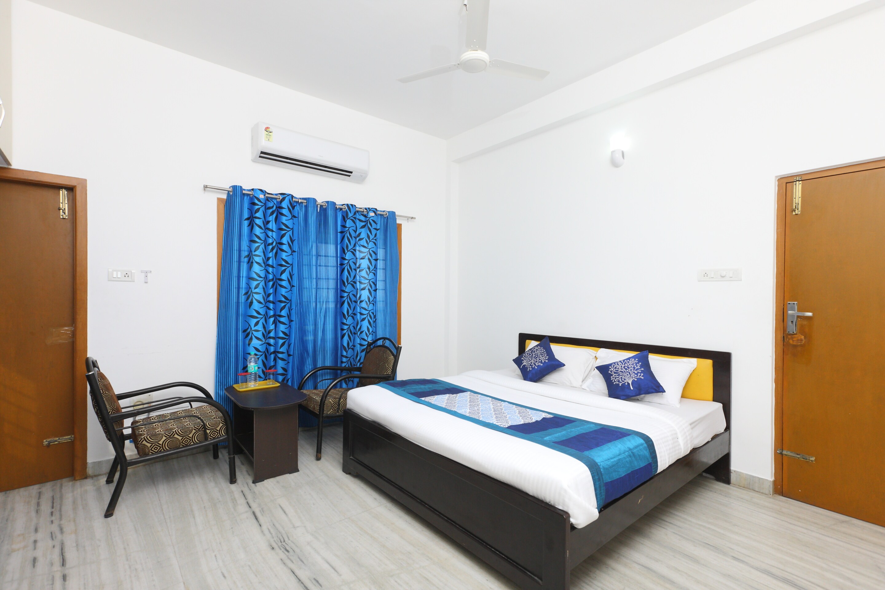 Hotels near Prarthana  drivein Theatre   Chennai with Swimming Pool