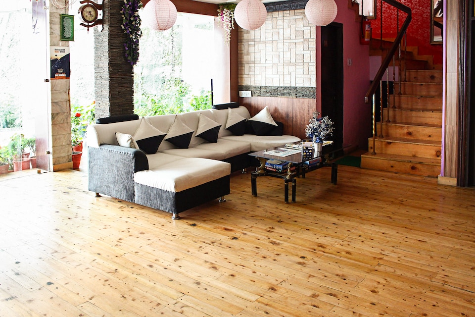 OYO 1581 Hotel Sun n Snow, Library Chowk Mussoorie, Mussoorie