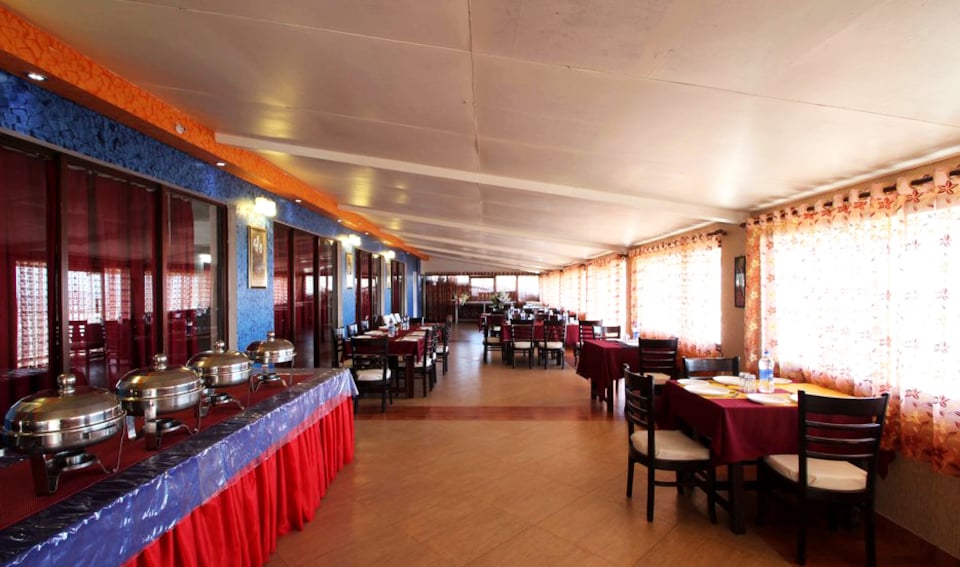 OYO 1581 Hotel Sun n Snow, Library Chowk Mussoorie, Mussoorie