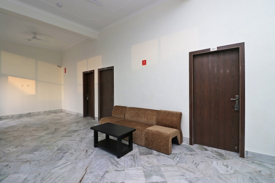 OYO Hotel Taaz Inn, Prem Mandir Vrindavan, Vrindavan