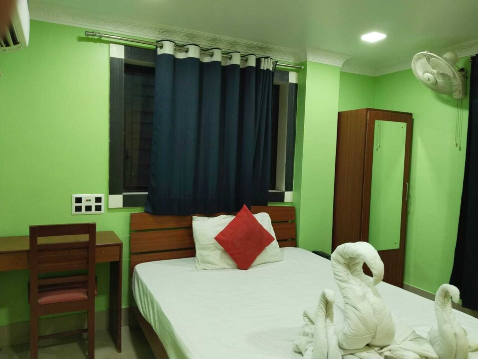 Live on KOL2514, VIP Road Kolkata, Kolkata