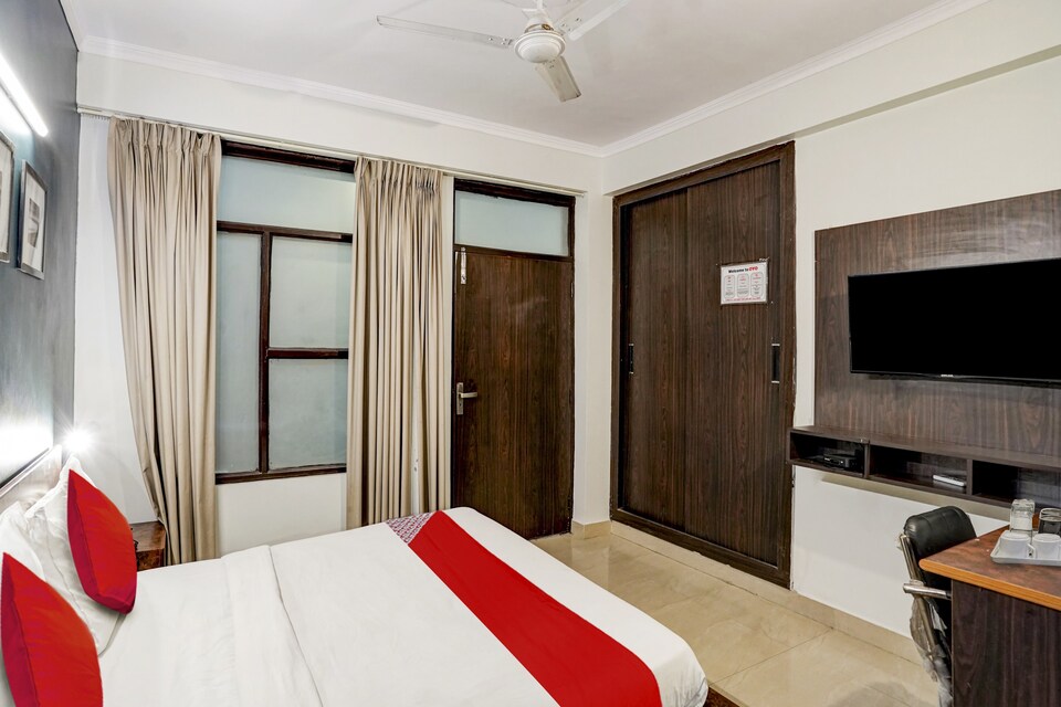 Live on NOD1095, Noida City, Noida