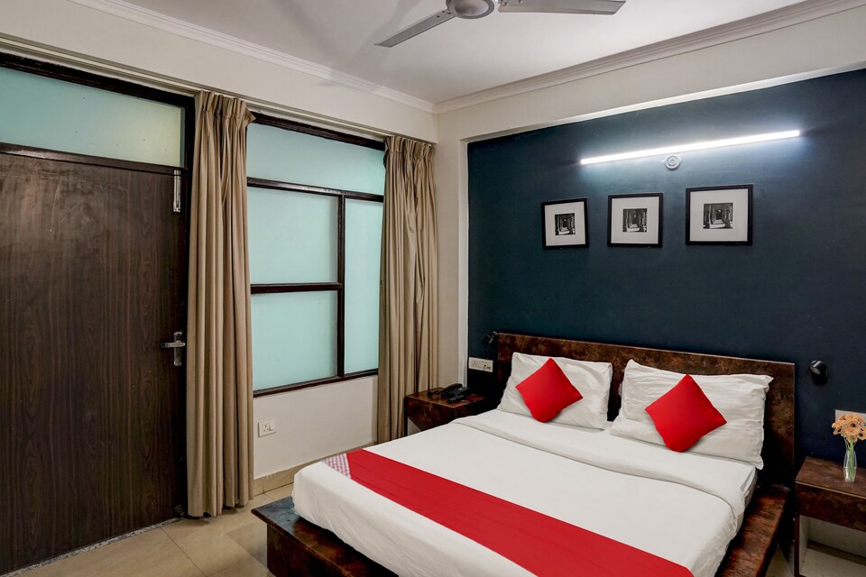 Live on NOD1095, Noida City, Noida