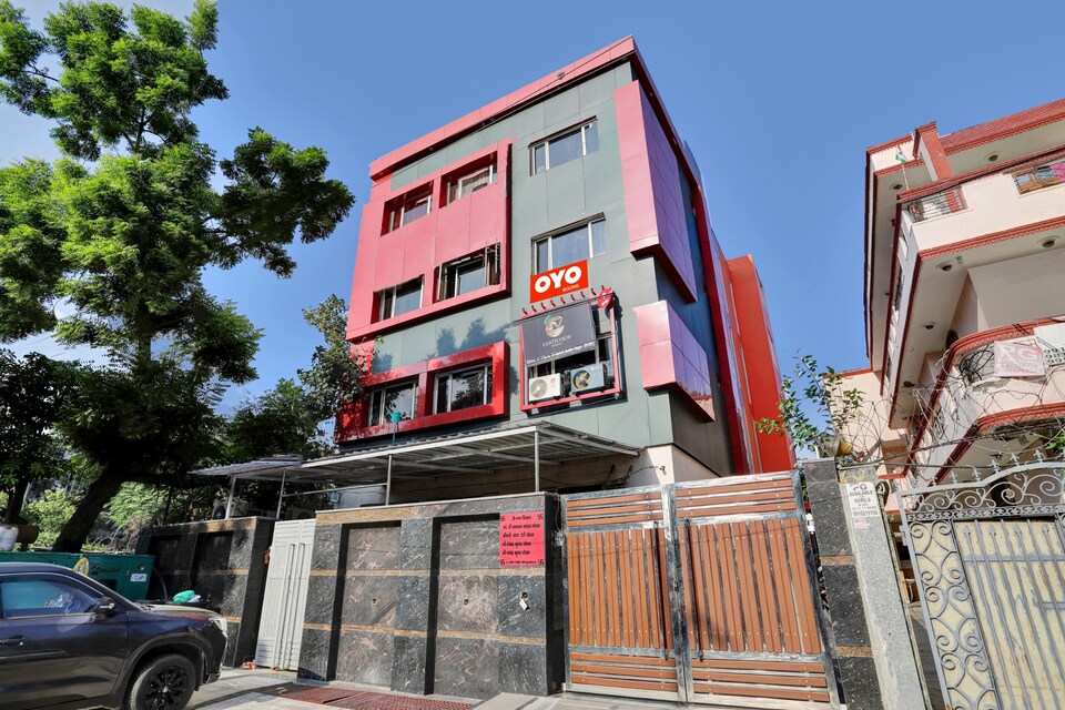 OYO Flagship Arjun Residency House Near ISKCON Temple Noida, Noida Expressway SEZ, Noida