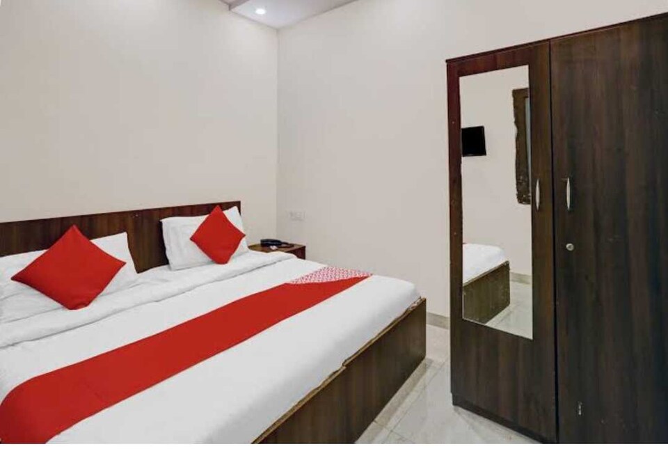 OYO 80489D Hotel New Gogo Guest House Rewa , Mathikere Bangalore, Bangalore
