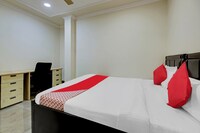OYO Flagship 804903 Campus Luxurious Hotel Near Shastri Nagar Metro Station