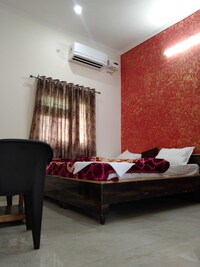 Hotel O Nidhivanh