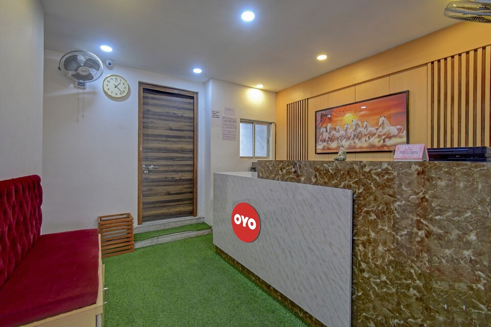 Flagship Hotel Dream Palace Near Acropolis Mall, Ruby Hospital Kolkata, Kolkata