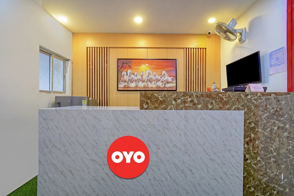 Flagship Hotel Dream Palace Near Acropolis Mall, Ruby Hospital Kolkata, Kolkata