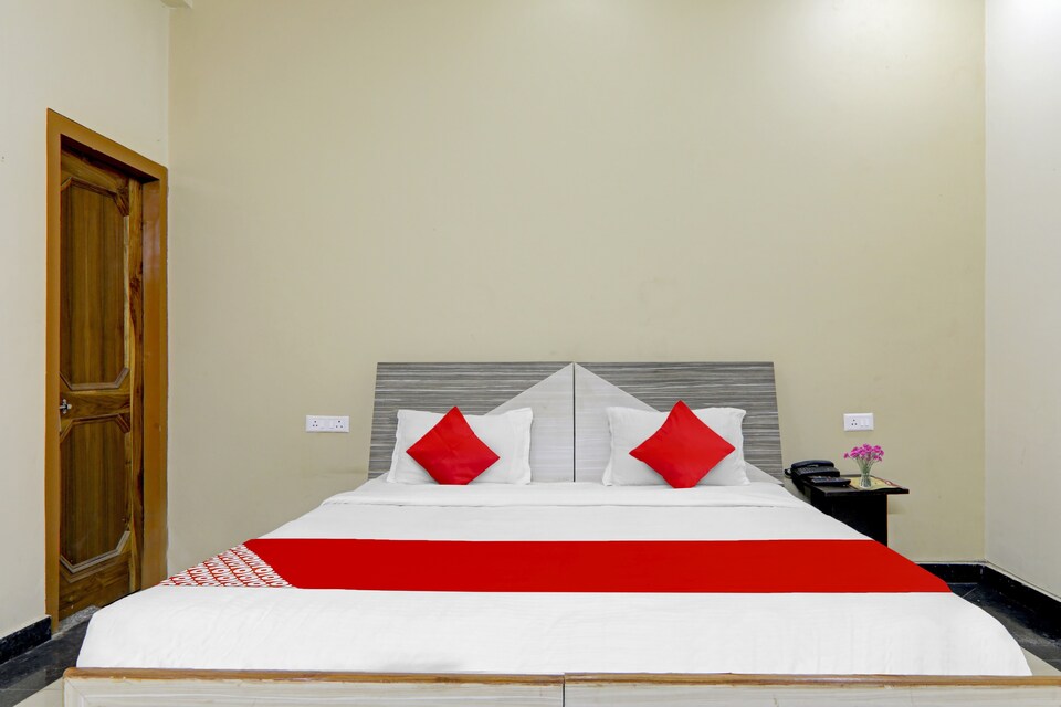 Flagship Hotel New Pratap Inn Near Indira Nagar Metro Station, Gomti Nagar Lucknow, Lucknow