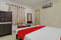 Flagship Hotel Aarya Galaxy Inn Near Sahara Ganj Mall