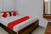 Flagship Hotel Aarya Galaxy Inn Near Sahara Ganj Mall